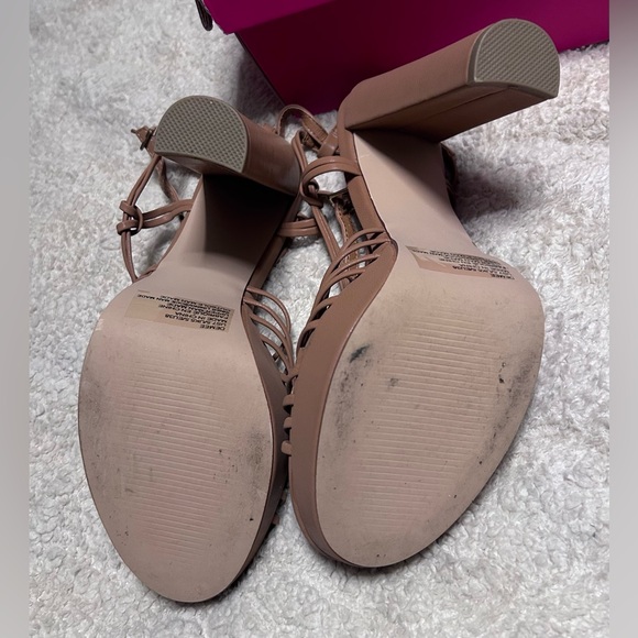 Shoe Dazzle strappy high heel sandals size 7 1/2 tan - Picture 4 of 6